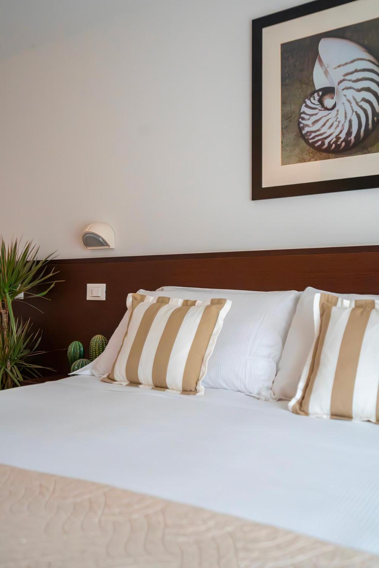 Hotel Carmen Riccione Buitenkant foto