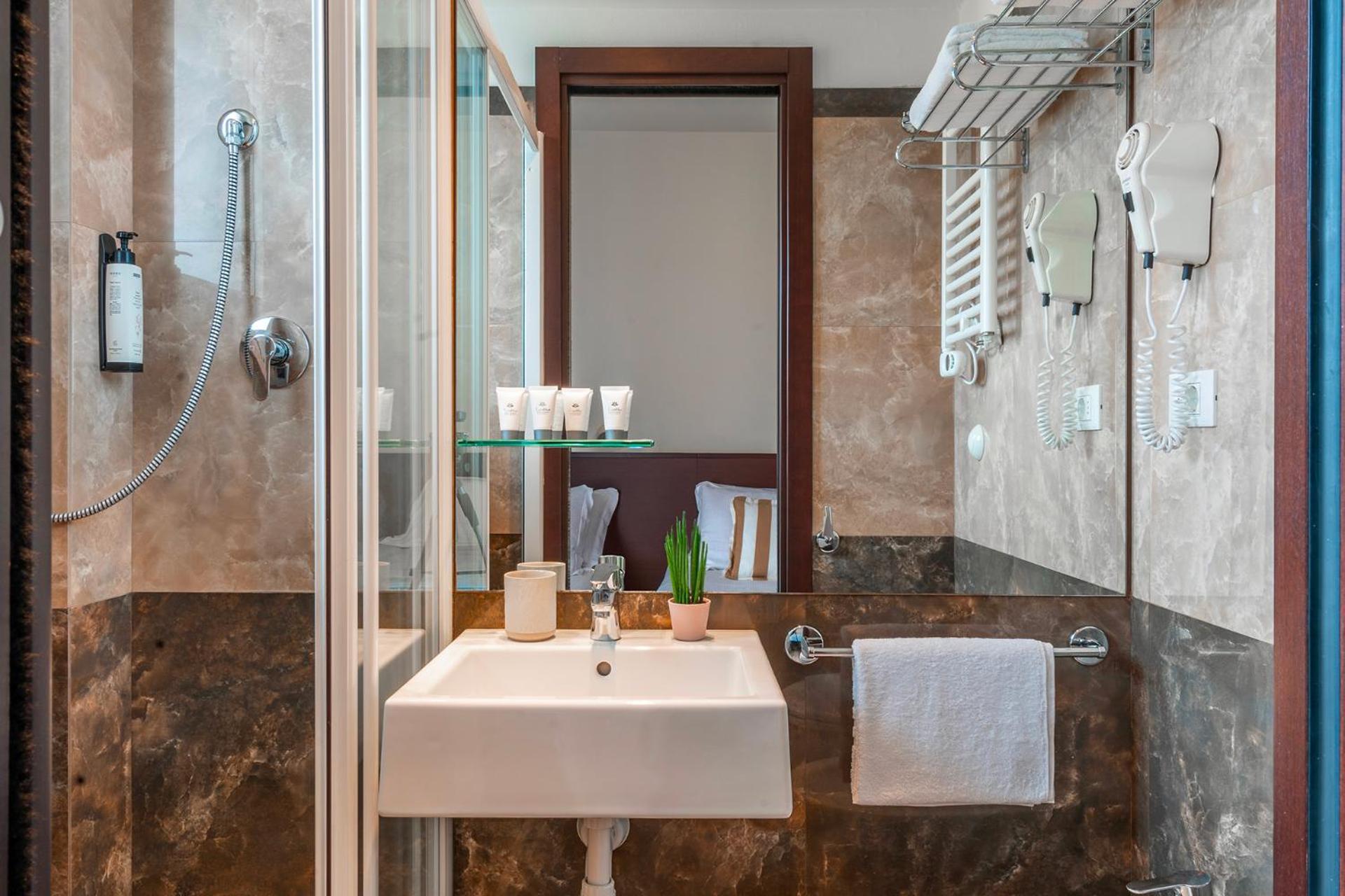 Hotel Carmen Riccione Buitenkant foto