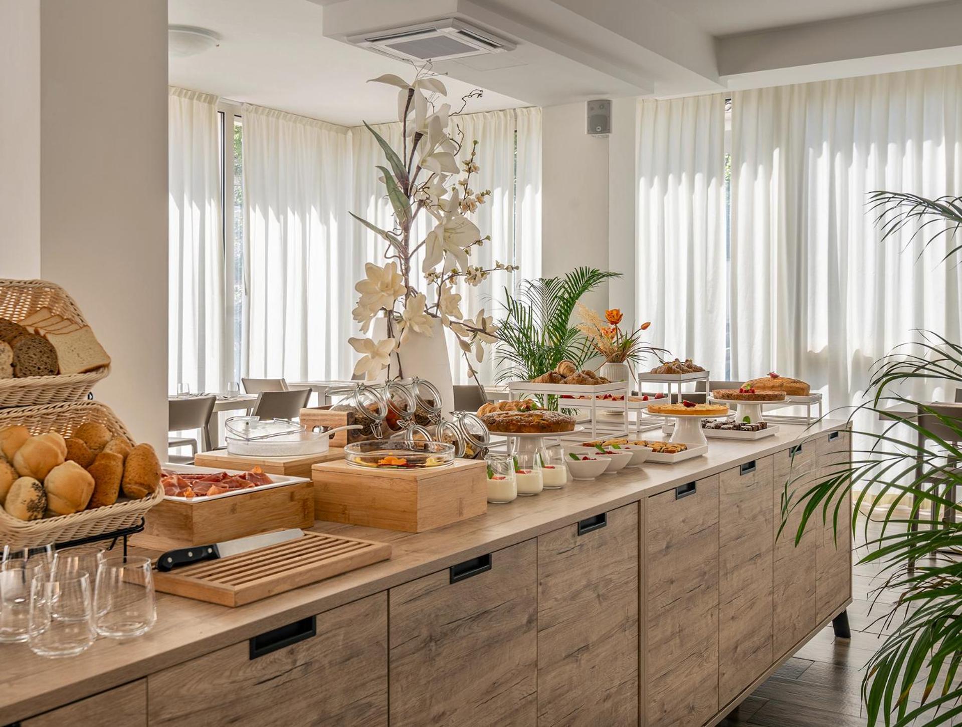 Hotel Carmen Riccione Buitenkant foto