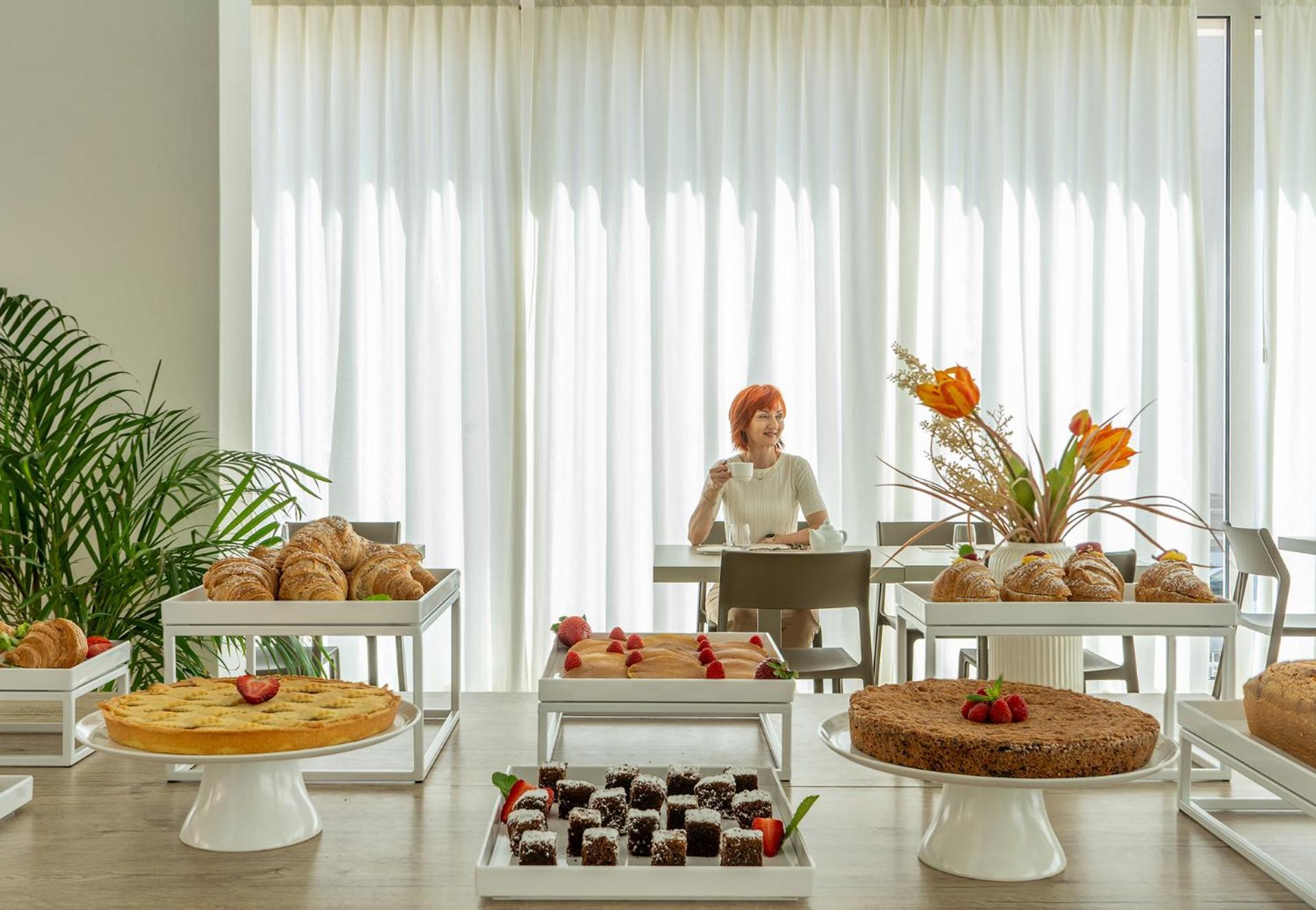 Hotel Carmen Riccione Buitenkant foto