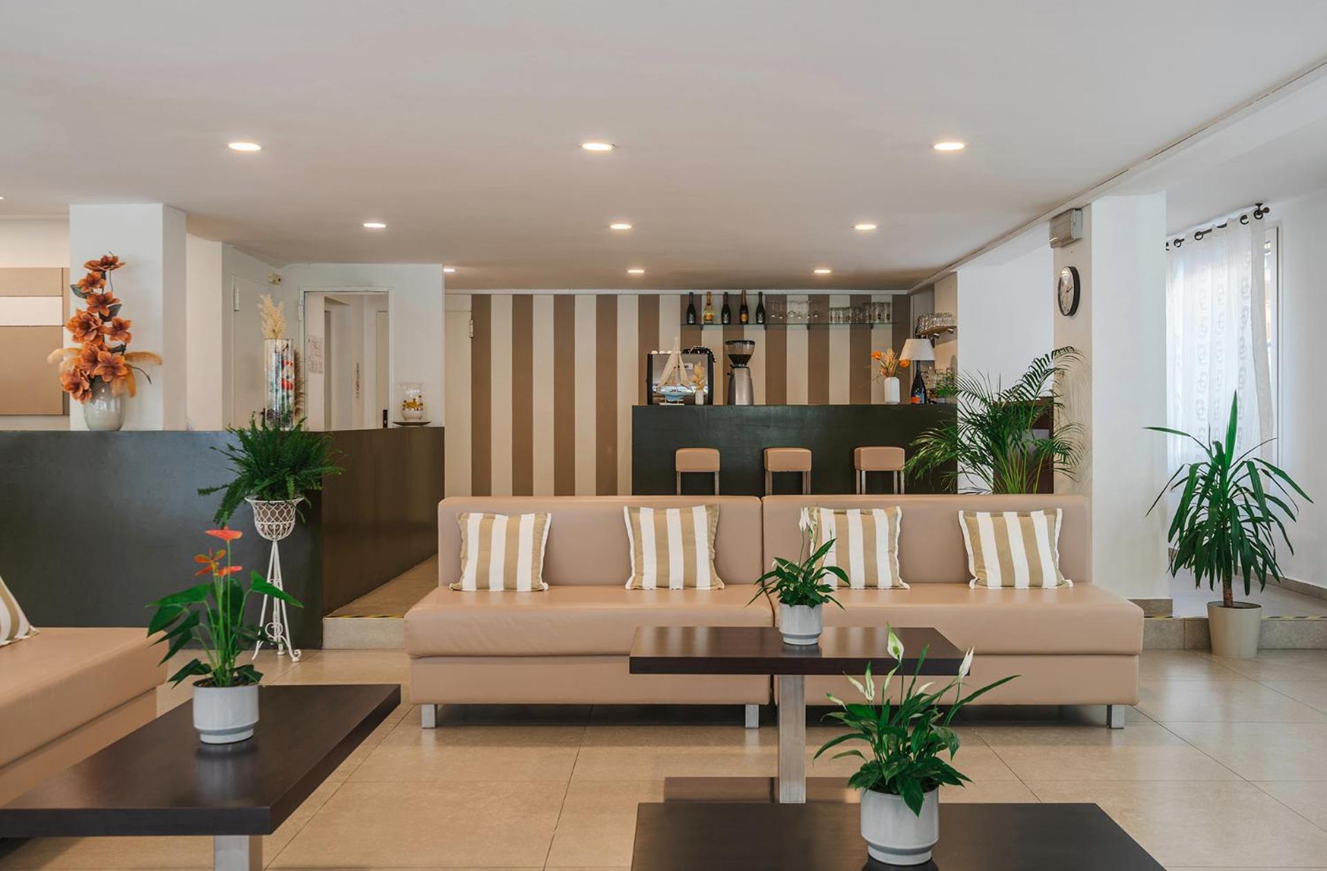 Hotel Carmen Riccione Buitenkant foto