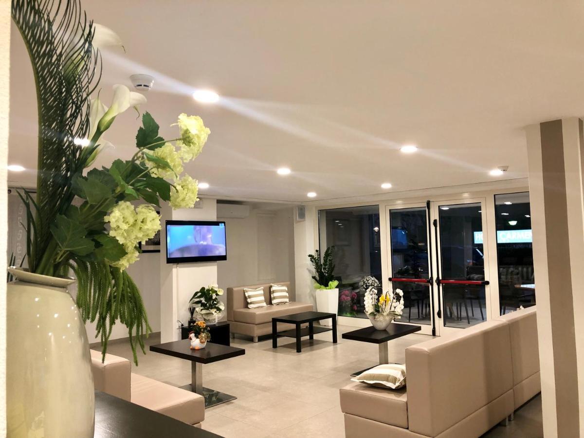 Hotel Carmen Riccione Buitenkant foto